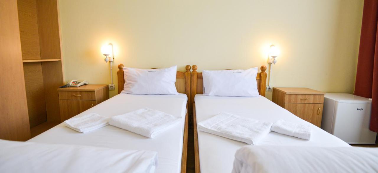 Hotel Decebal Bistrita Екстериор снимка