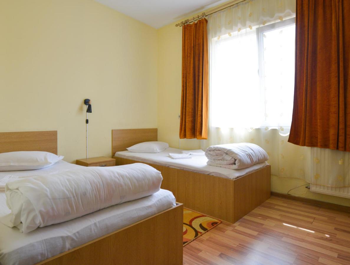 Hotel Decebal Bistrita Екстериор снимка