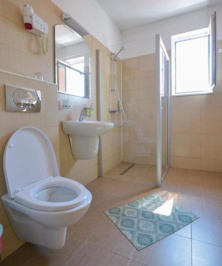 Hotel Decebal Bistrita Екстериор снимка