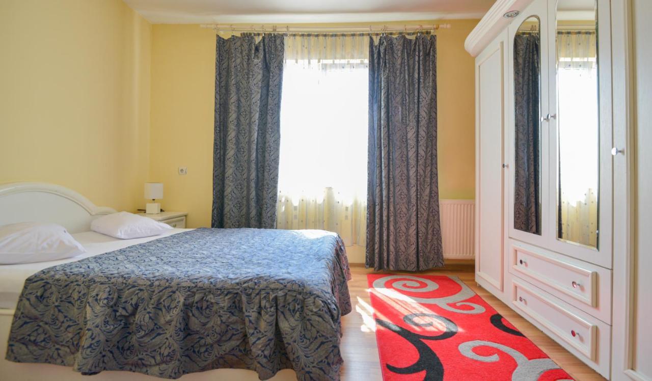 Hotel Decebal Bistrita Екстериор снимка