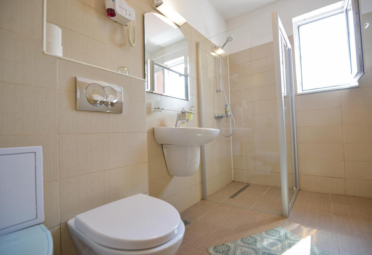Hotel Decebal Bistrita Екстериор снимка