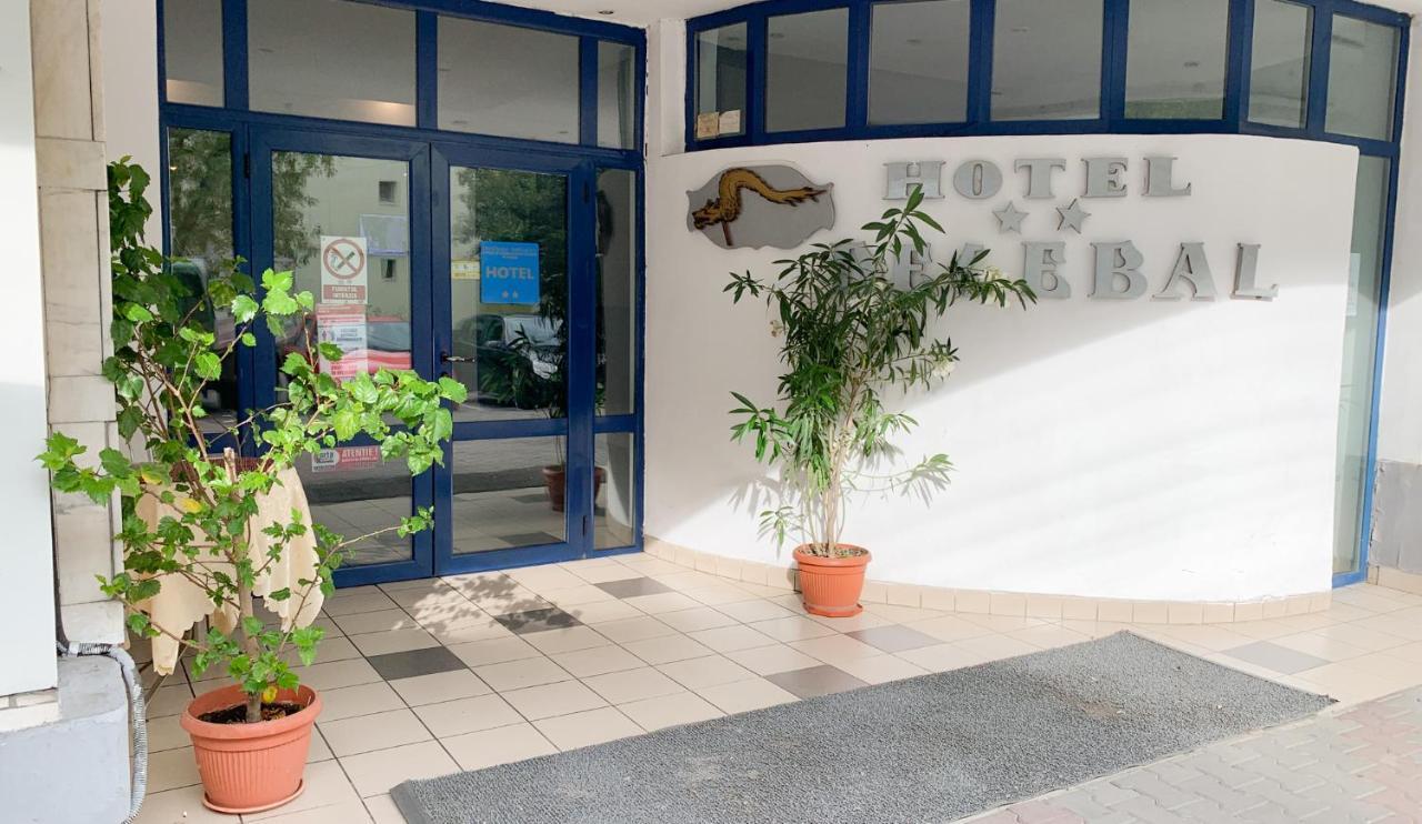 Hotel Decebal Bistrita Екстериор снимка