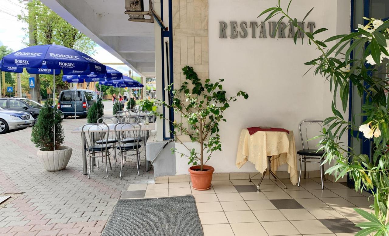 Hotel Decebal Bistrita Екстериор снимка